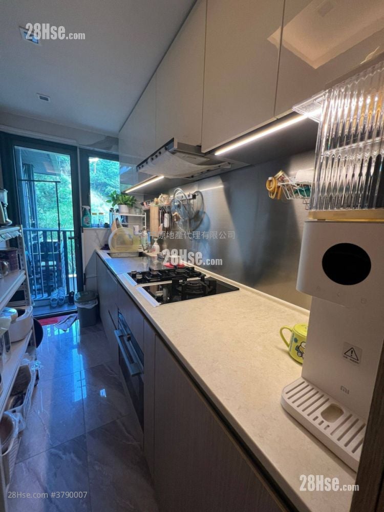 The Regent Sell 3 Bedrooms , 2 Bathrooms 748 ft²