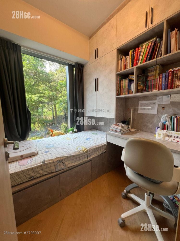 The Regent Sell 3 Bedrooms , 2 Bathrooms 748 ft²