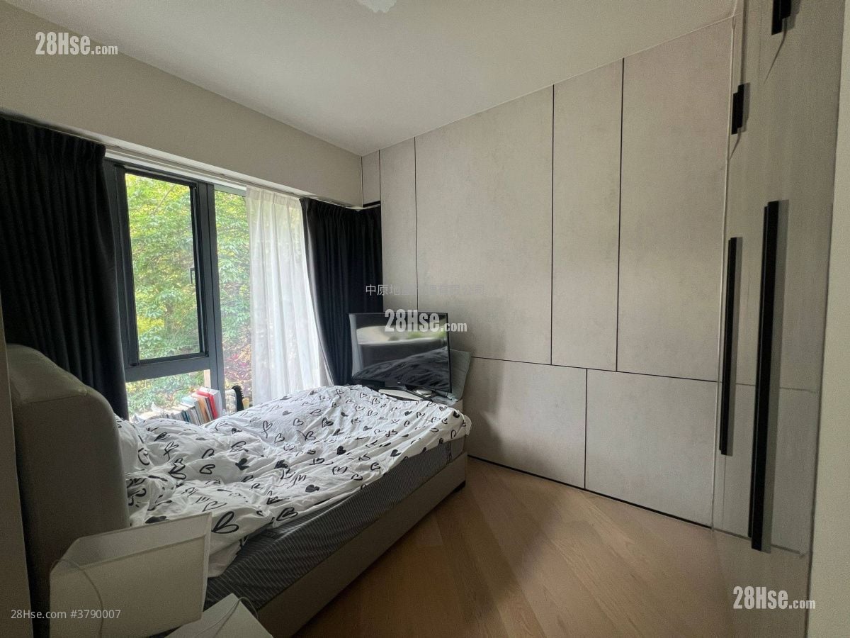 The Regent Sell 3 Bedrooms , 2 Bathrooms 748 ft²