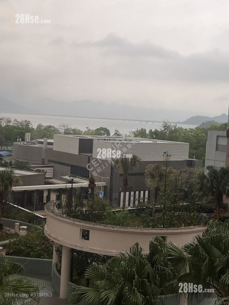 Sunshine City Sell 2 Bedrooms 404 ft²