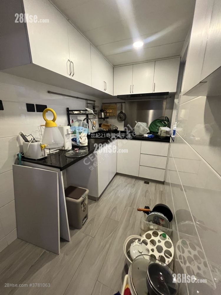 Sunshine City Sell 2 Bedrooms 404 ft²