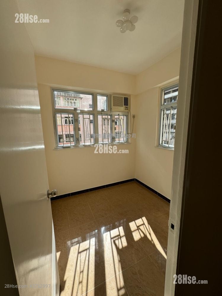 Fortune Building Sell 3 Bedrooms , 1 Bathroom 404 ft²