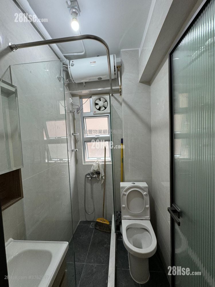 Fortune Building Sell 3 Bedrooms , 1 Bathroom 404 ft²