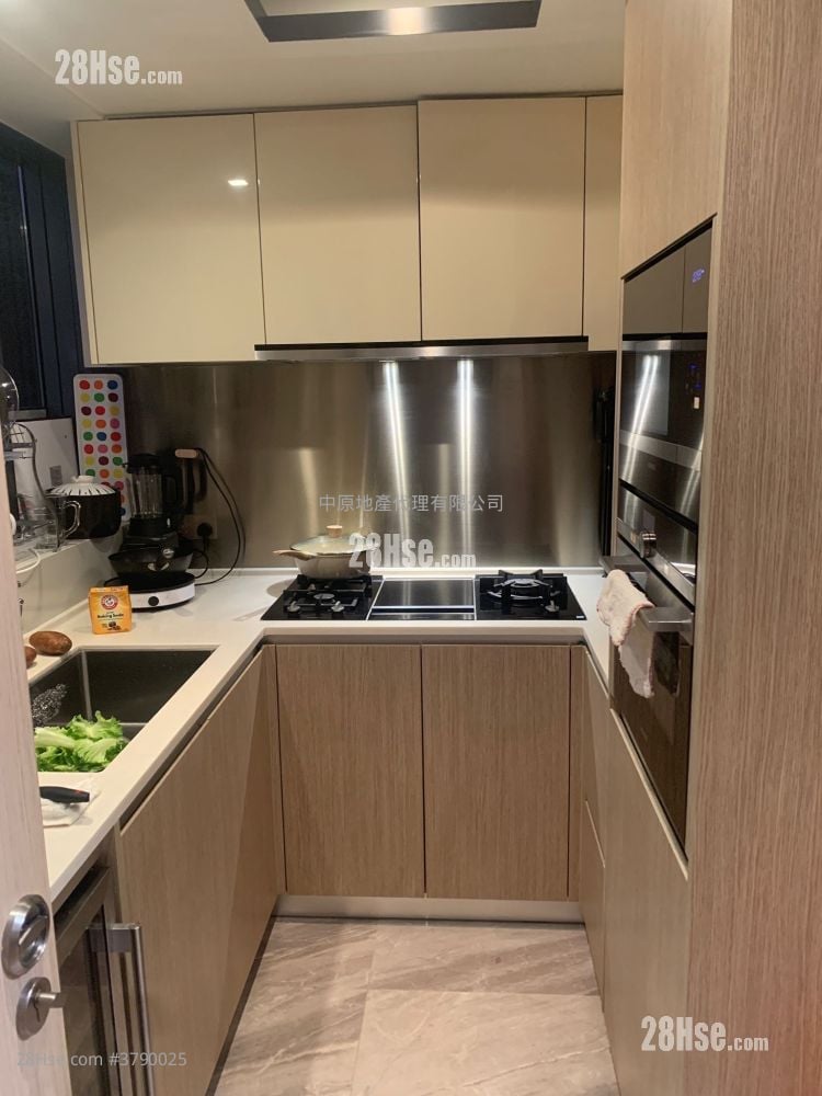 The Regent Sell 3 Bedrooms 870 ft²