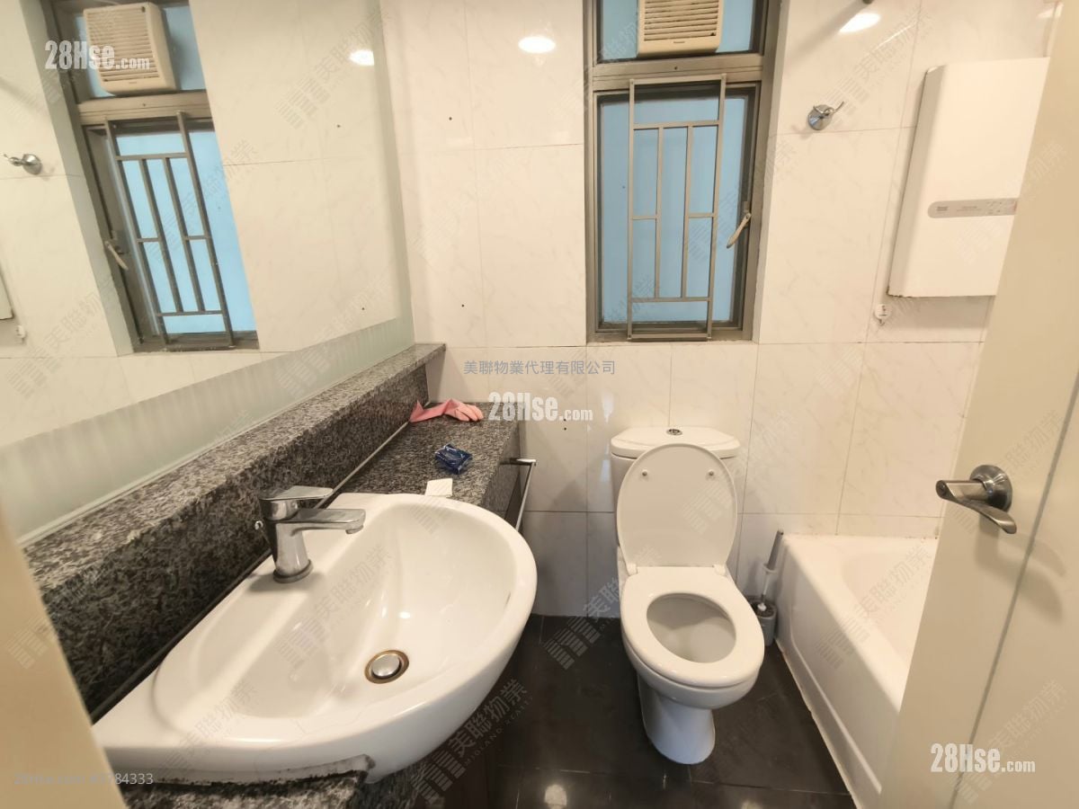 Tseung Kwan O Plaza Sell 2 Bedrooms , 1 Bathroom 459 ft²