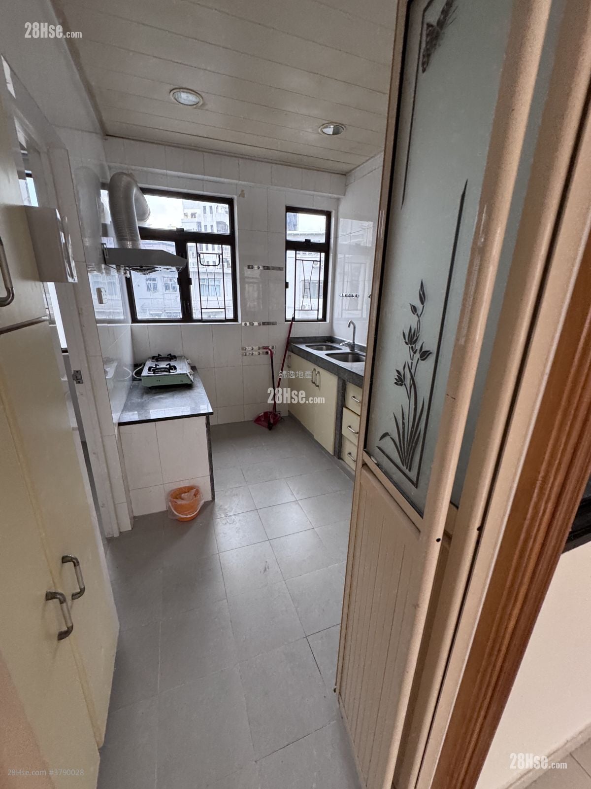 Wing Ying Mansion Sell 3 Bedrooms , 2 Bathrooms 1,032 ft²