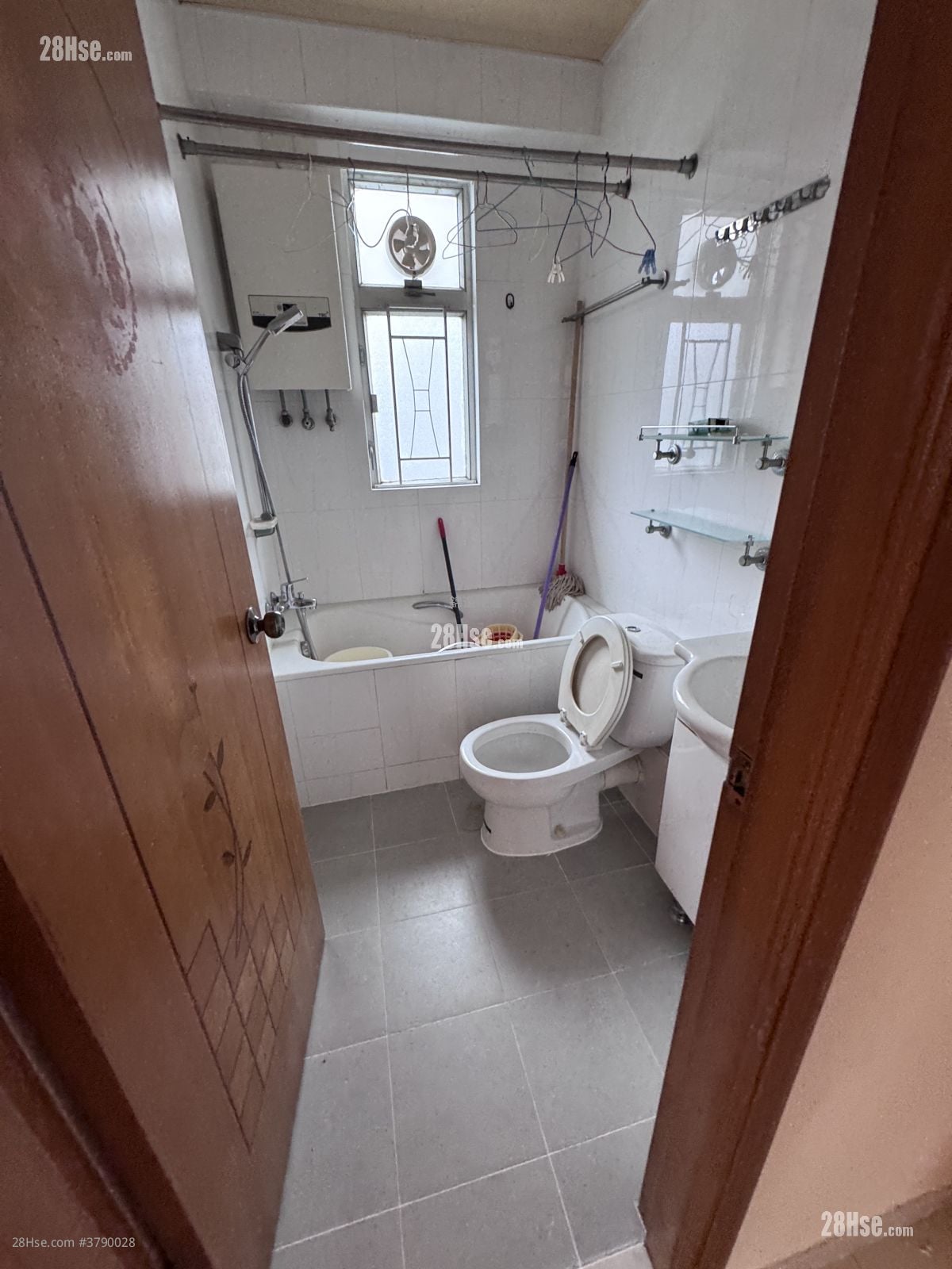 Wing Ying Mansion Sell 3 Bedrooms , 2 Bathrooms 1,032 ft²