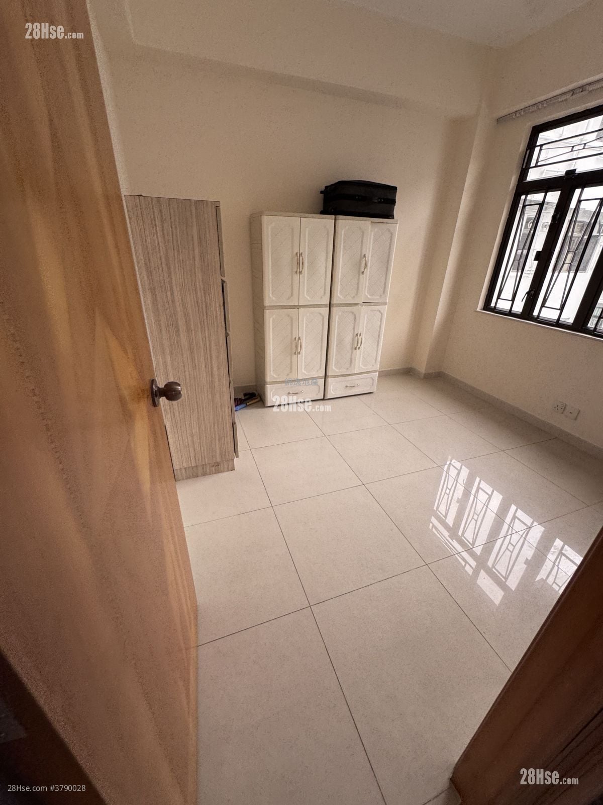 Wing Ying Mansion Sell 3 Bedrooms , 2 Bathrooms 1,032 ft²
