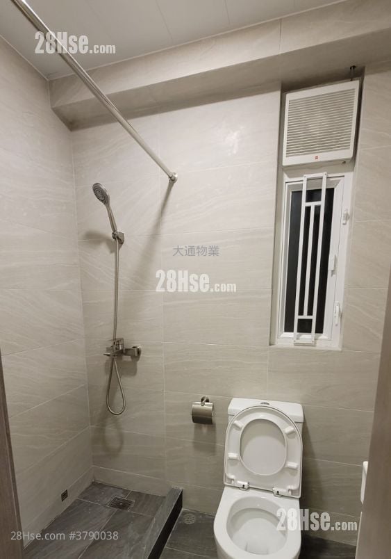 Lai Wan Building Sell 2 Bedrooms 354 ft²