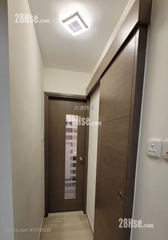 Lai Wan Building Sell 2 Bedrooms 354 ft²