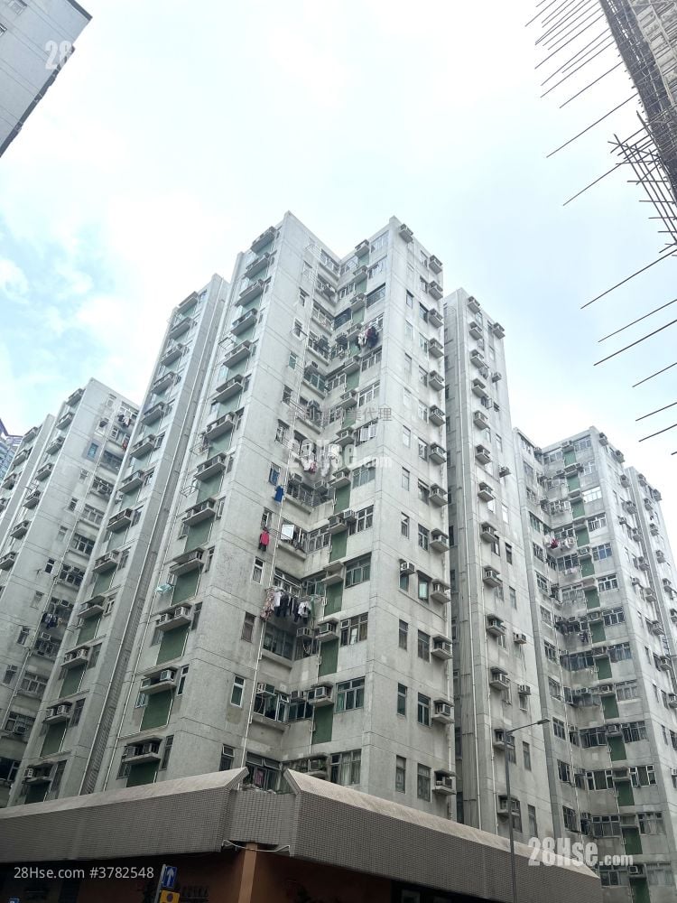 Wyler Garden Sell 2 Bedrooms , 1 Bathroom 335 ft²