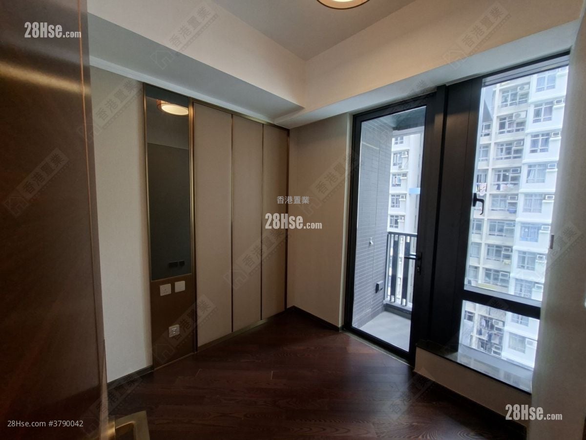 The Vertex Sell 1 Bedroom , 1 Bathroom 319 ft²