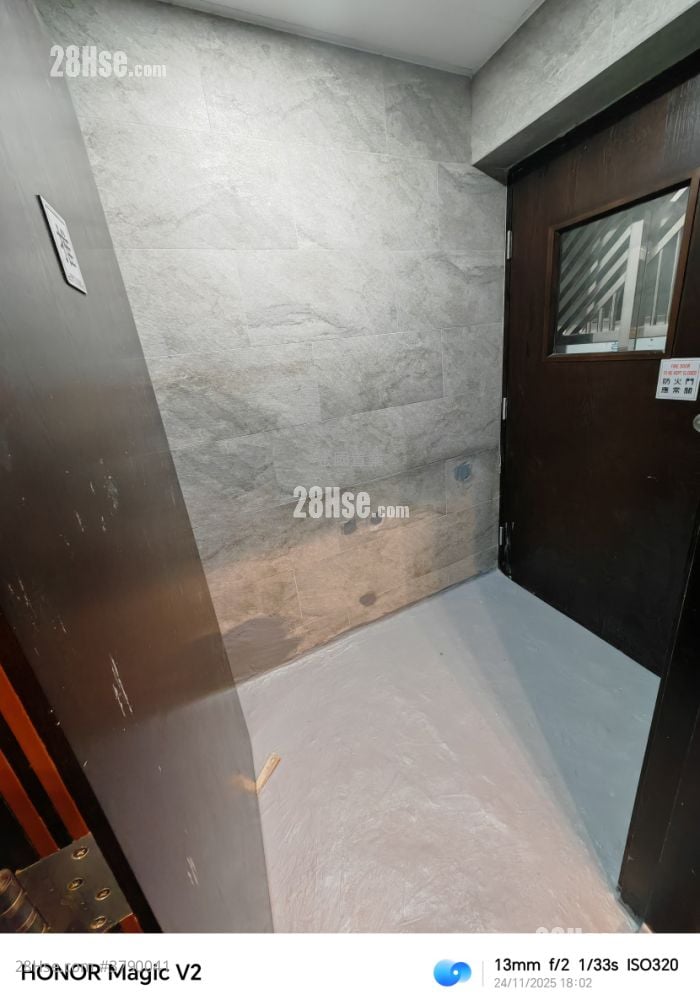 Creative Mansion Sell 2 Bedrooms , 1 Bathroom 493 ft²