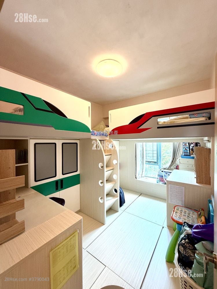 Peridot Court Sell 3 Bedrooms , 3 Bathrooms 1,155 ft²