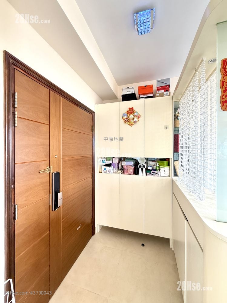 Peridot Court Sell 3 Bedrooms , 3 Bathrooms 1,155 ft²