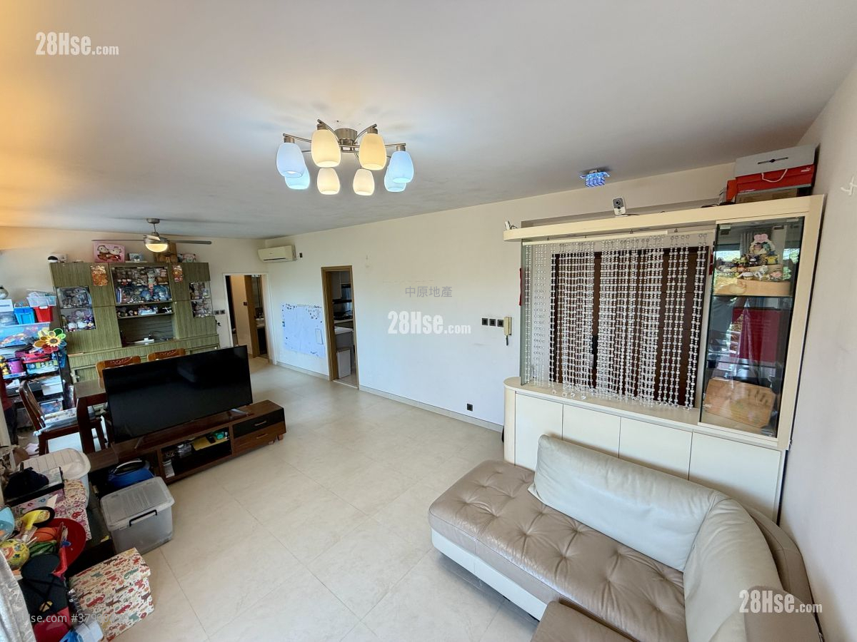 Peridot Court Sell 3 Bedrooms , 3 Bathrooms 1,155 ft²