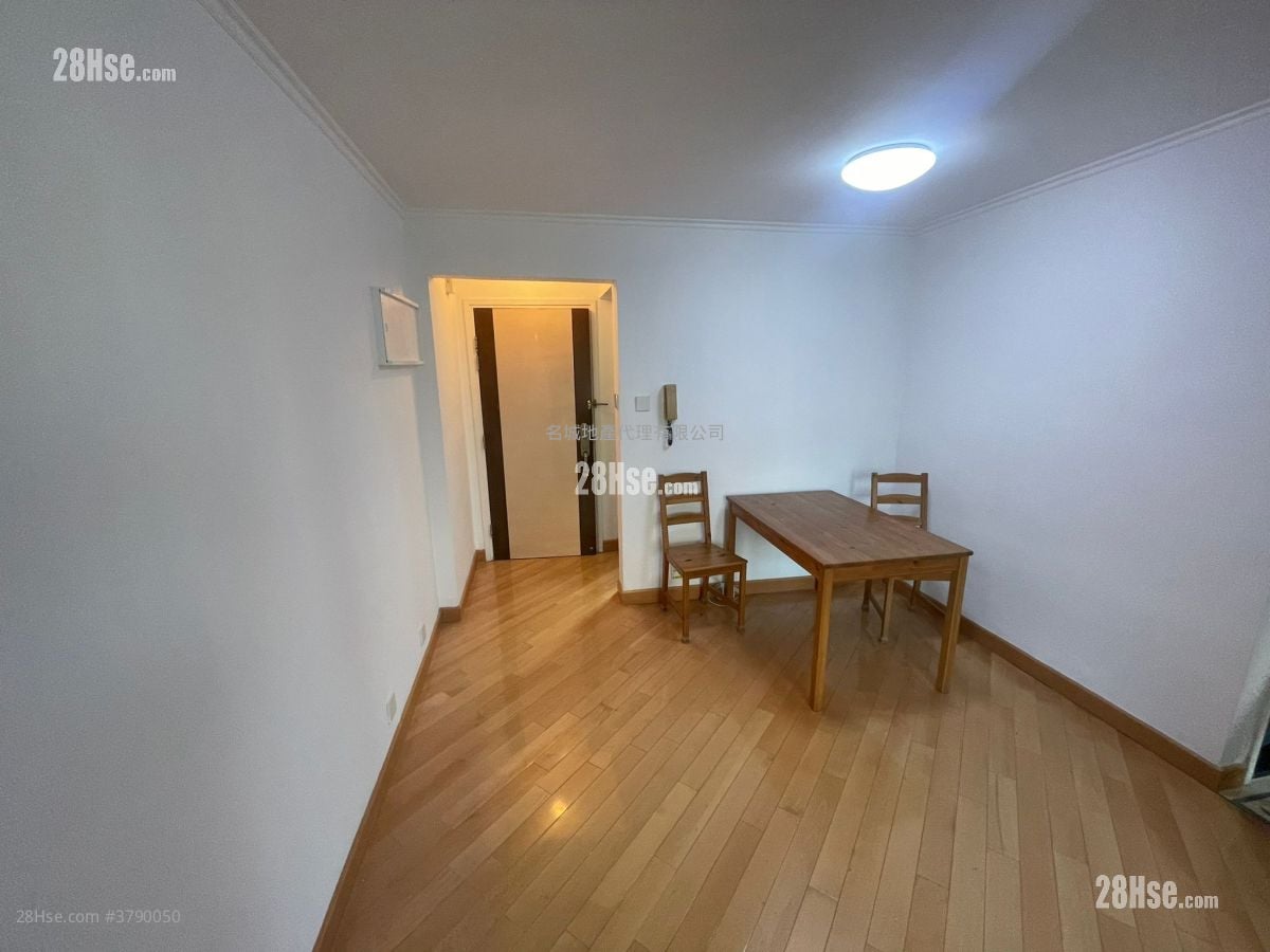 King Tin Court Sell 2 Bedrooms , 1 Bathroom 431 ft²