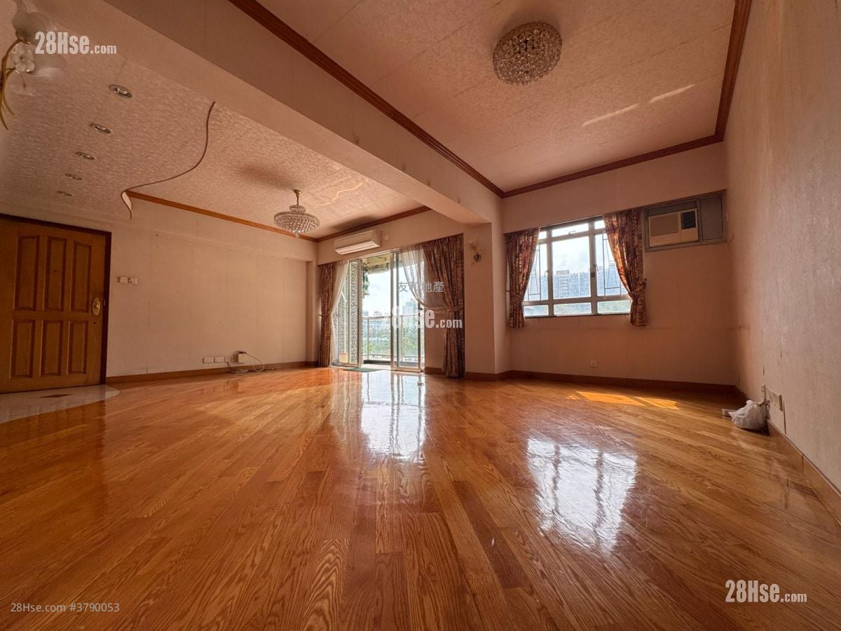 Devon Court Sell 1,270 ft²