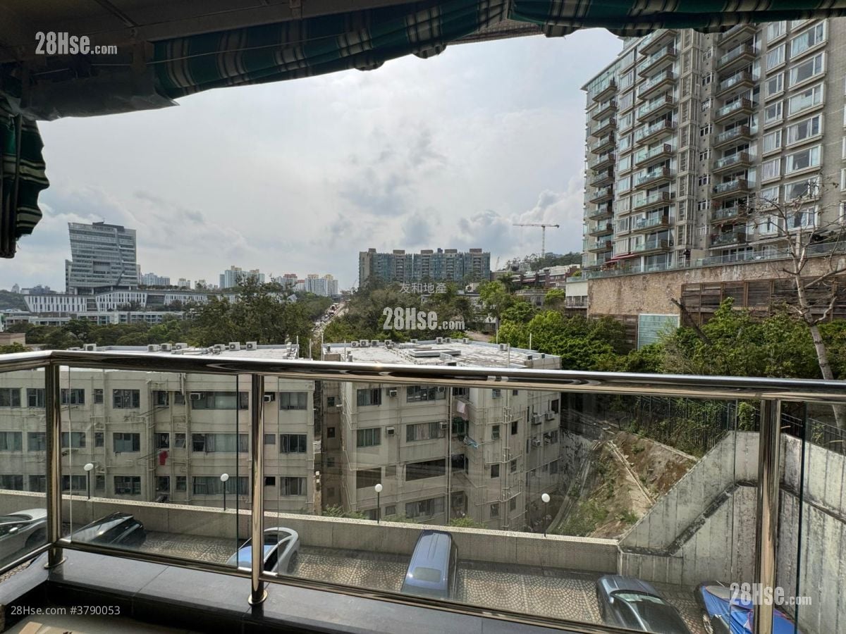 Devon Court Sell 1,270 ft²