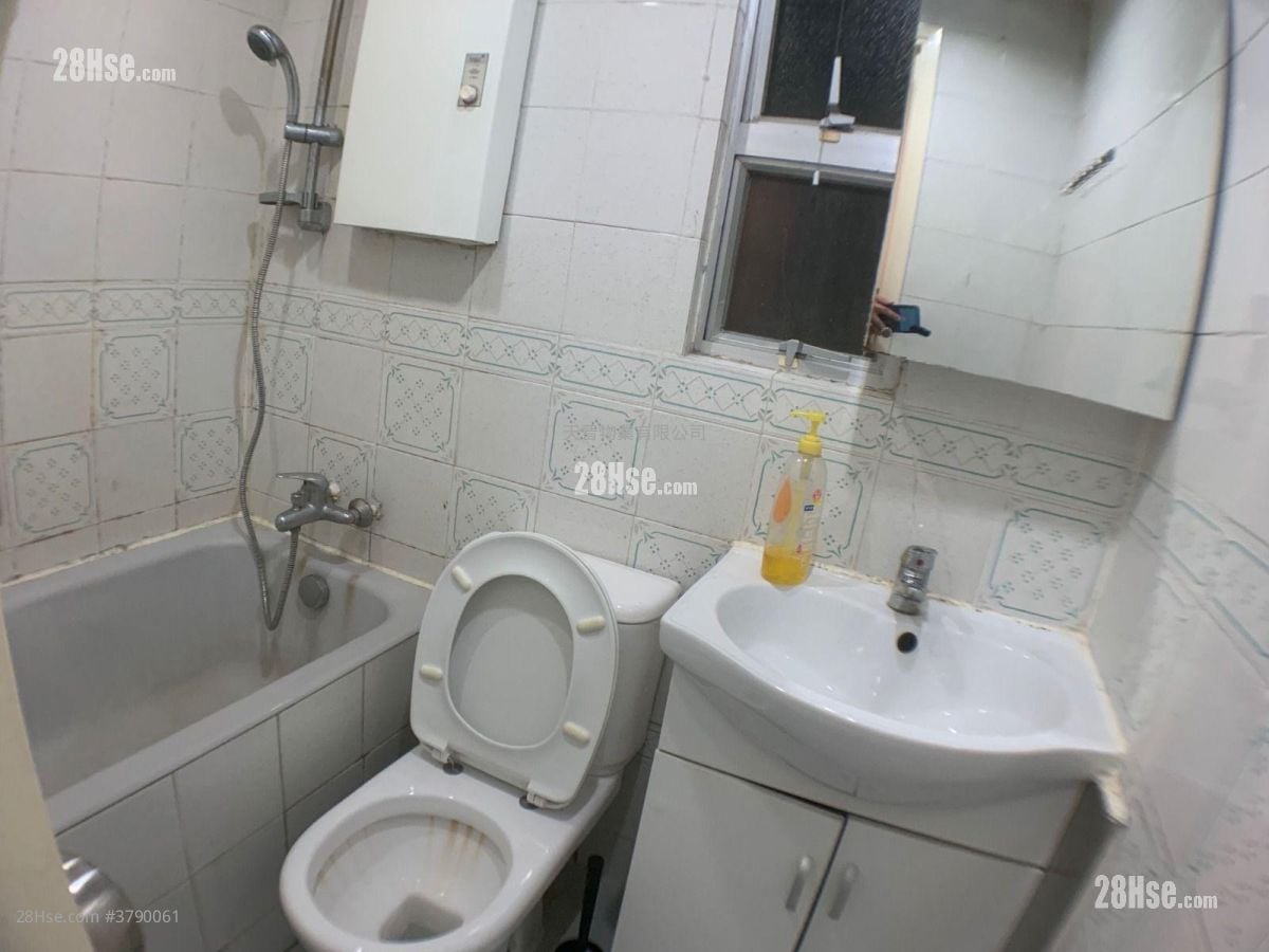 Sunshine Plaza Sell 2 Bedrooms , 1 Bathroom 314 ft²