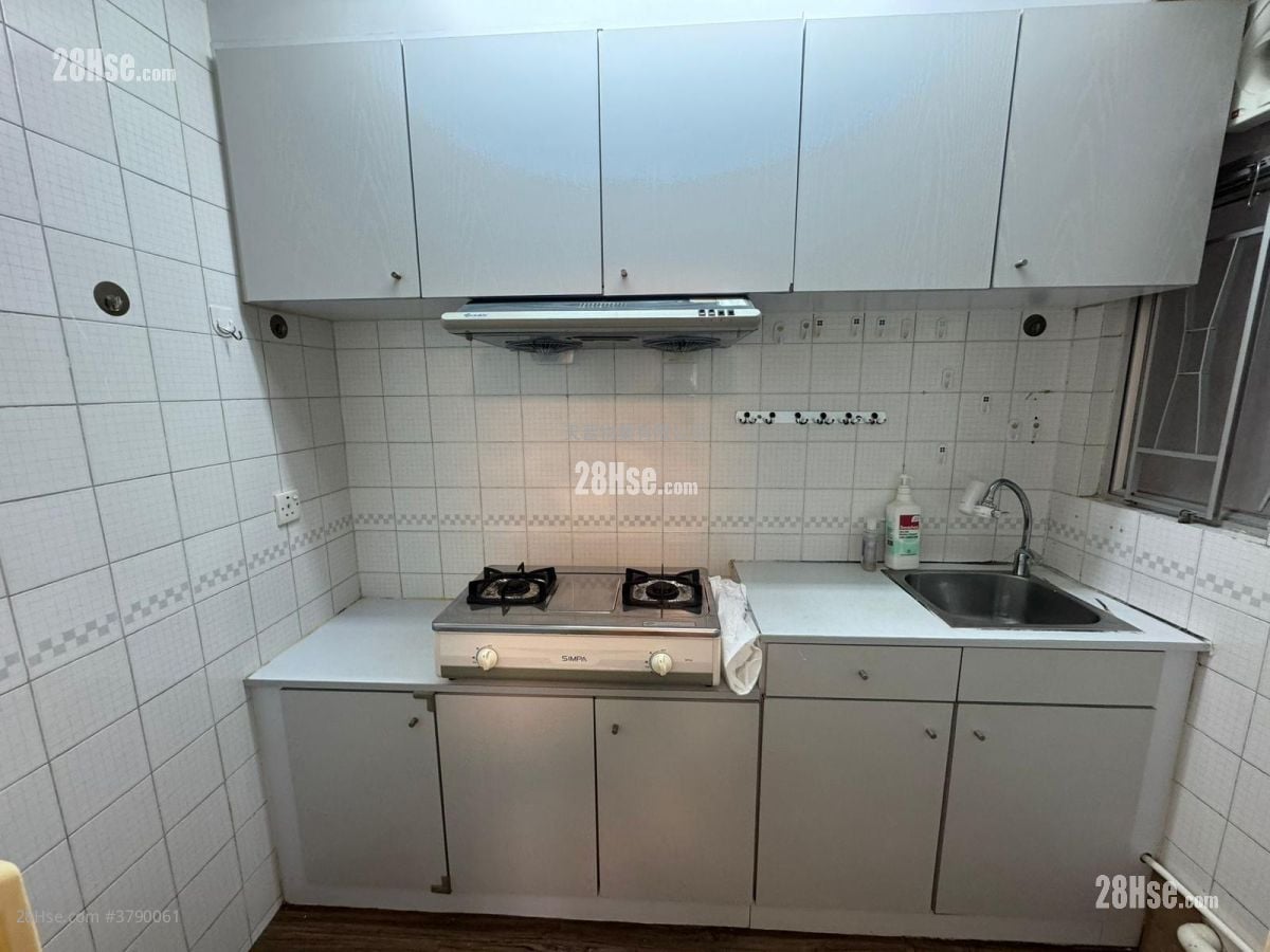 Sunshine Plaza Sell 2 Bedrooms , 1 Bathroom 314 ft²