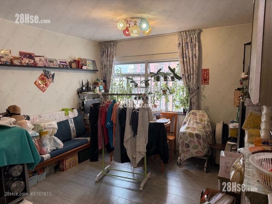 Serene Garden Sell 3 Bedrooms , 1 Bathroom 590 ft²