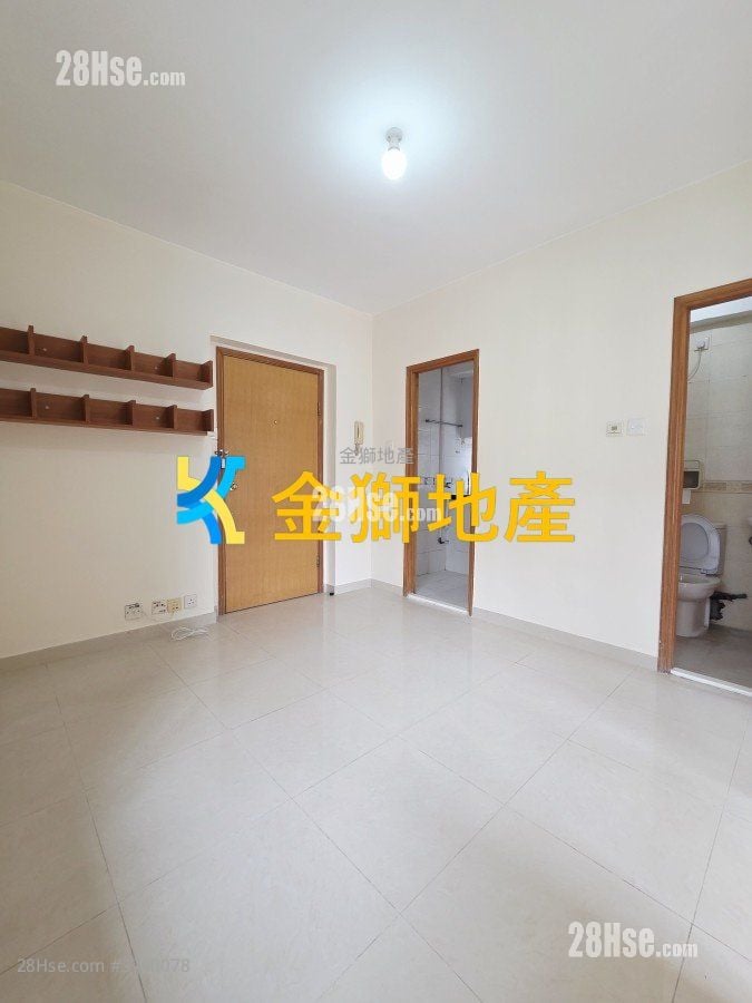 Golden Lion Garden Rental 2 Bedrooms 306 ft²