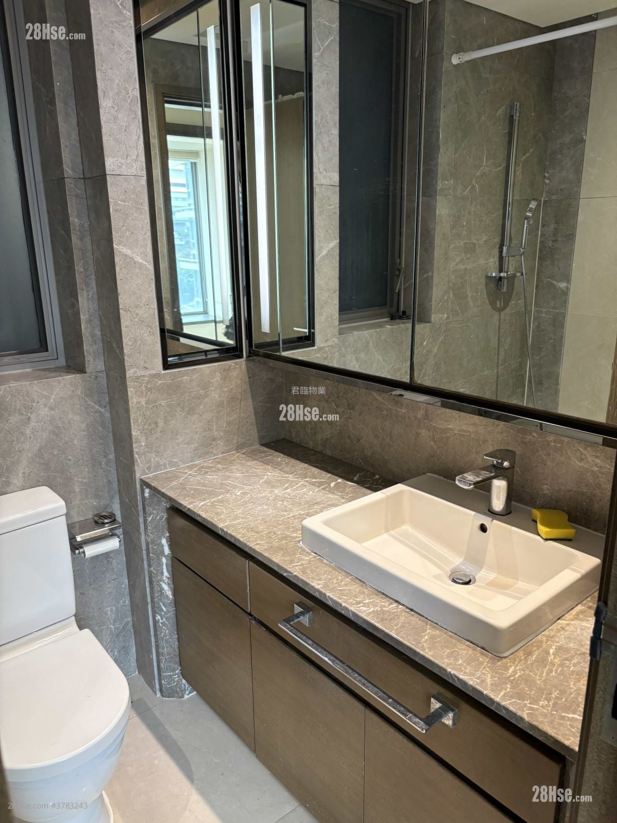 The Austin 租盘 3 房 , 2 浴室 890 平方尺