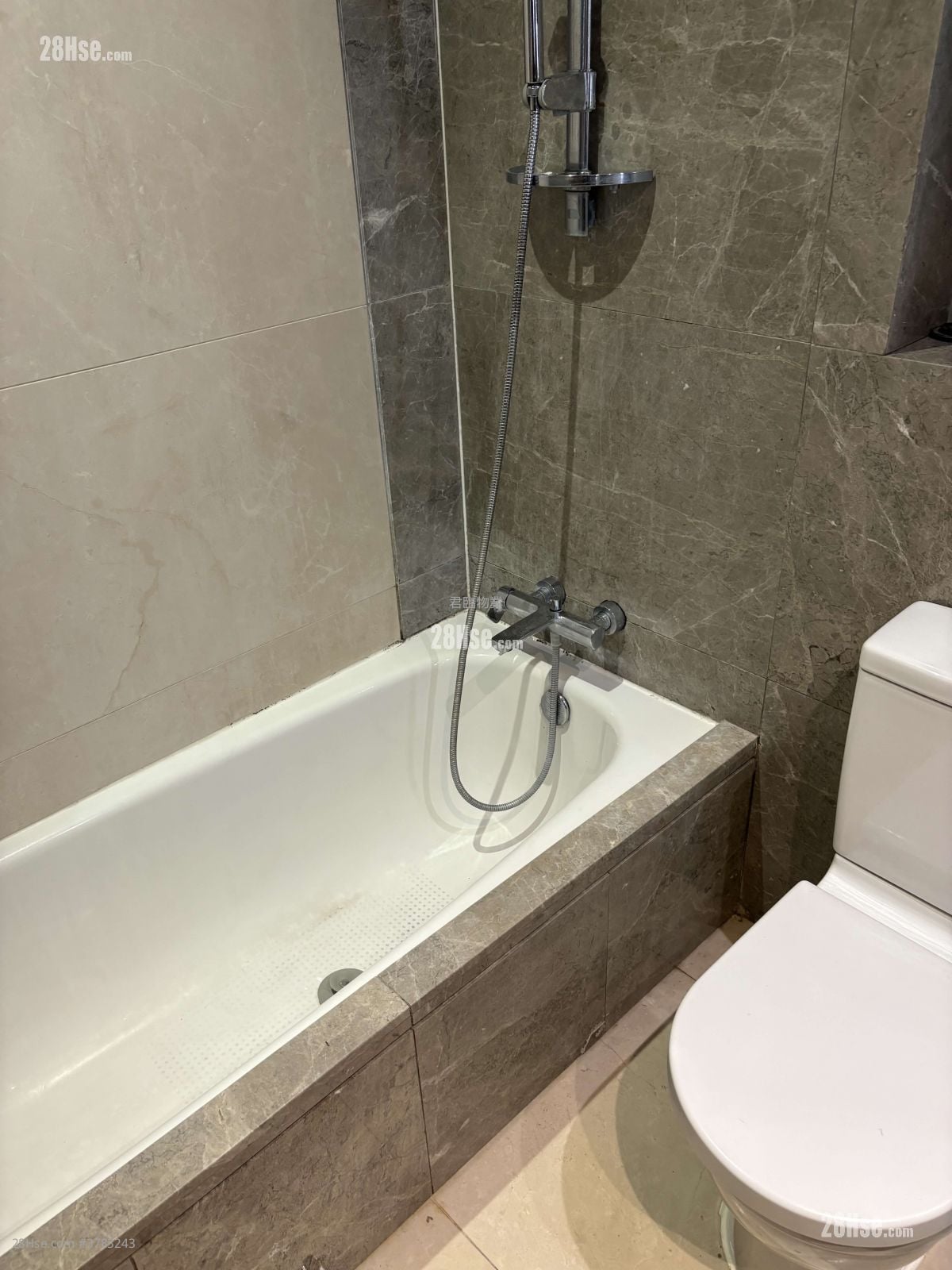 The Austin 租盘 3 房 , 2 浴室 890 平方尺