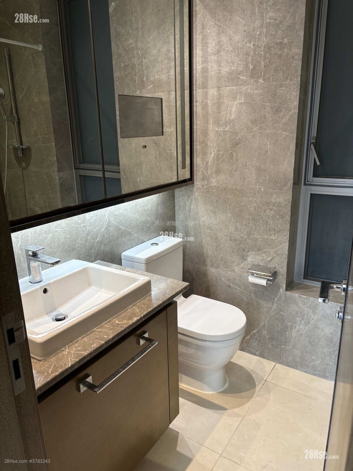 The Austin 租盘 3 房 , 2 浴室 890 平方尺