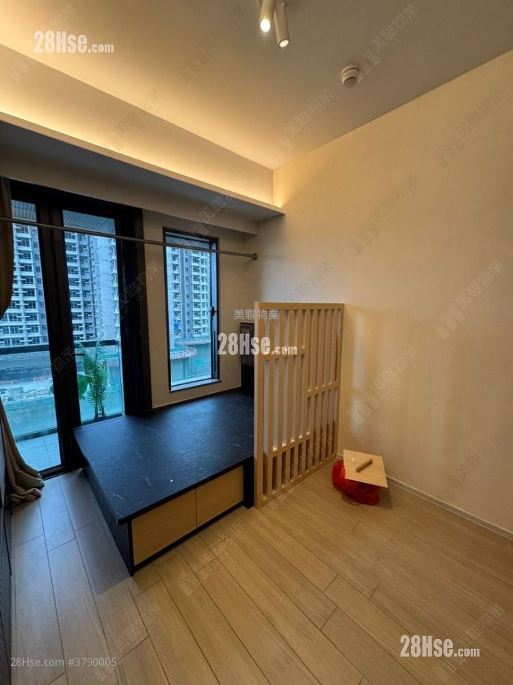 One Innovale 售盘 开放式间隔 , 1 浴室 228 平方尺