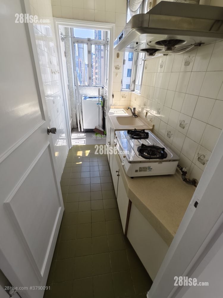 Hung Yat Building Sell 2 Bedrooms 342 ft²