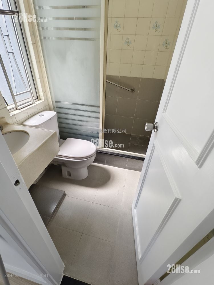 Hung Yat Building Sell 2 Bedrooms 342 ft²