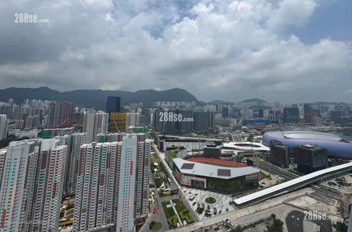 Sky Tower Sell 2 Bedrooms , 1 Bathroom 519 ft²