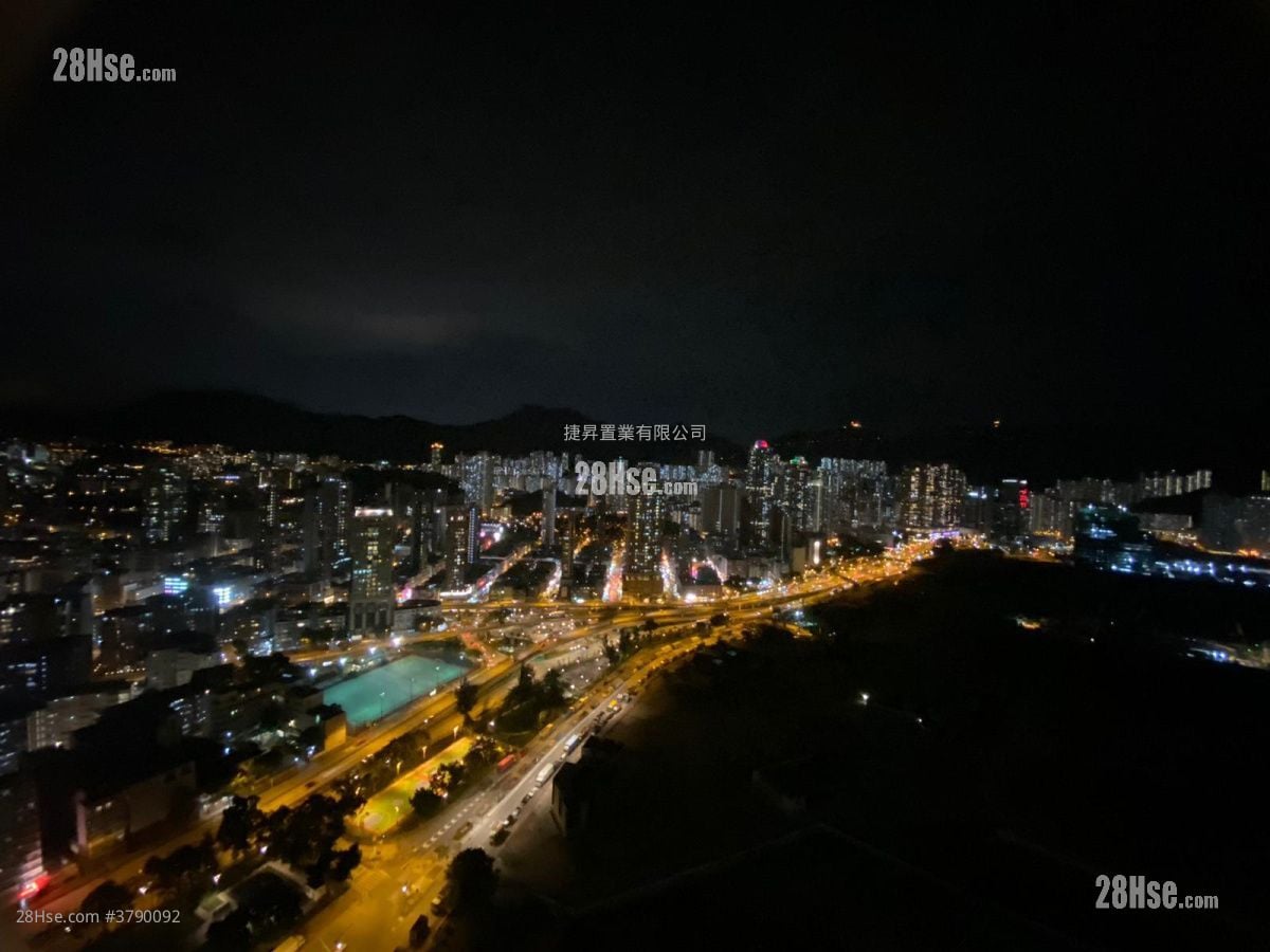 Sky Tower Sell 2 Bedrooms , 1 Bathroom 519 ft²