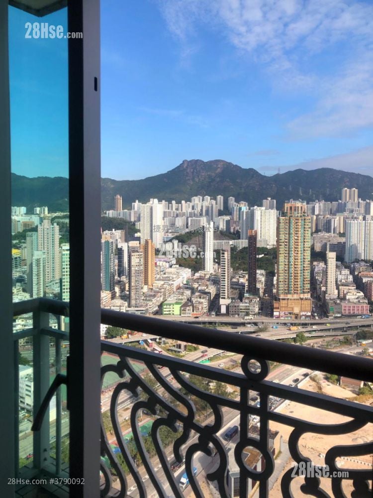 Sky Tower Sell 2 Bedrooms , 1 Bathroom 519 ft²