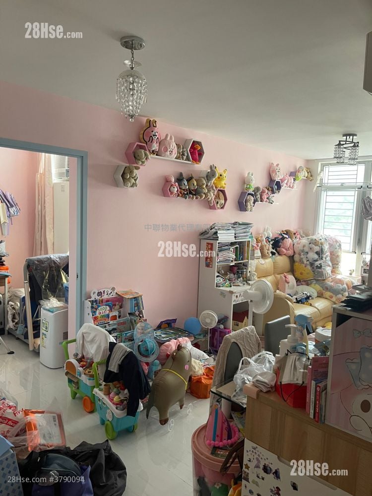 Choi Wo Court Sell 503 ft²