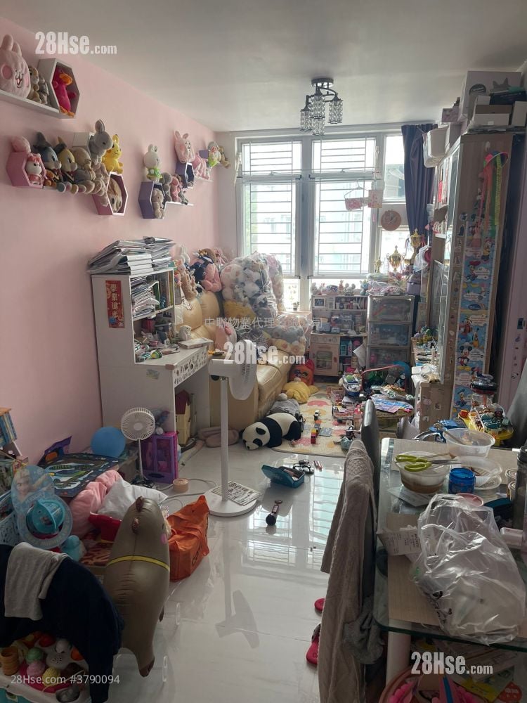 Choi Wo Court Sell 503 ft²