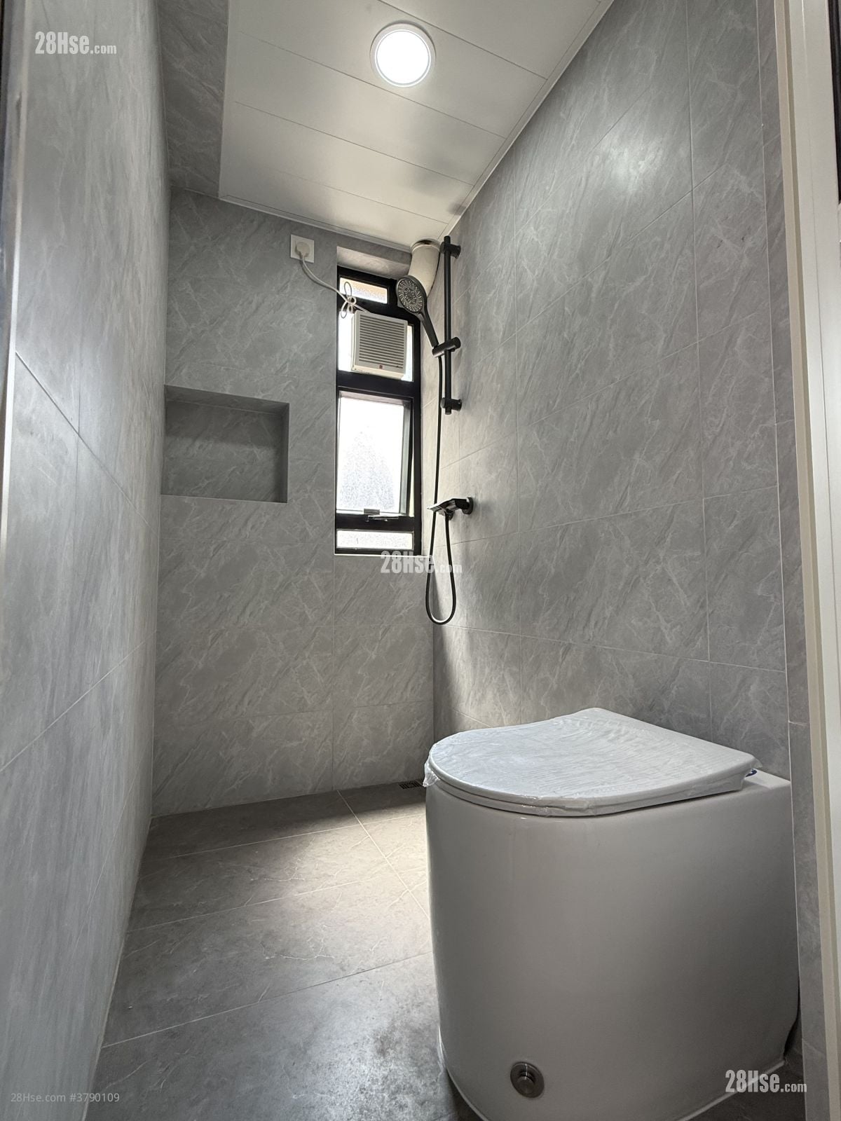 馀庆大厦 租盘 120 平方尺