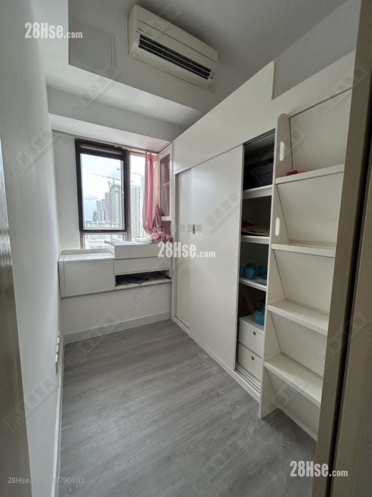 Residence 228 Sell 2 Bedrooms , 1 Bathroom 433 ft²