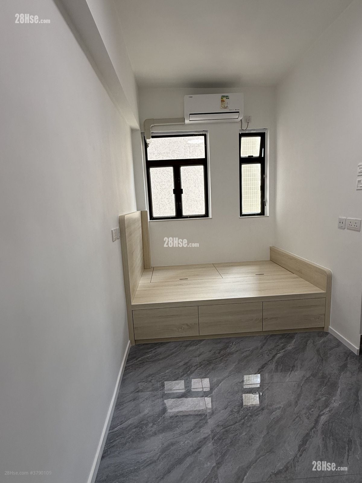 馀庆大厦 租盘 120 平方尺