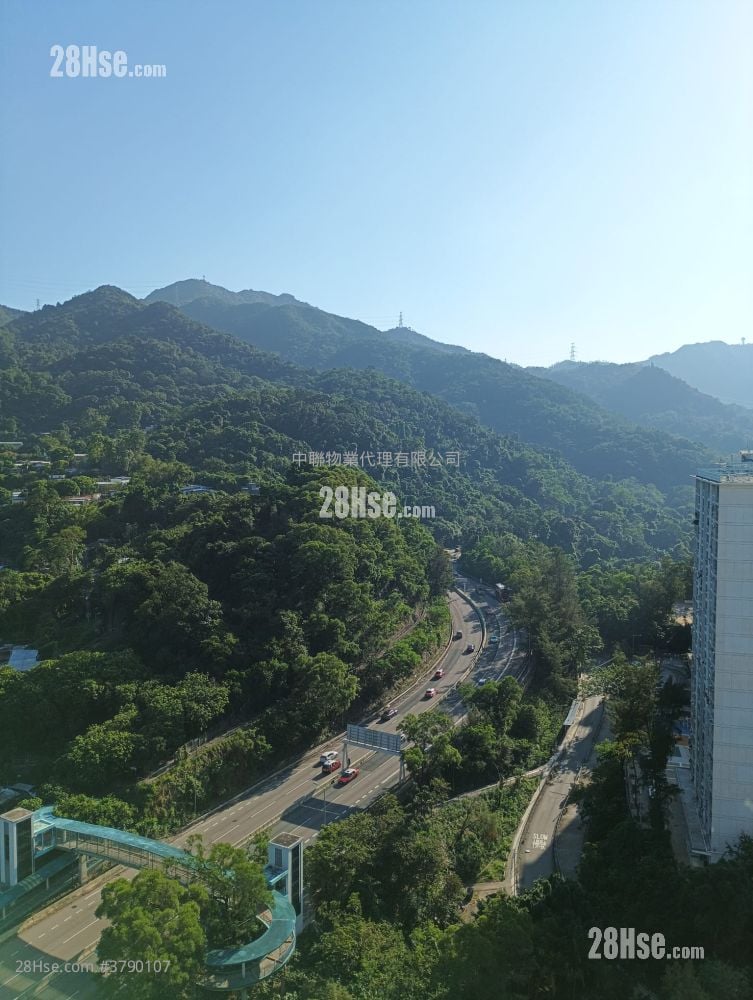 Fung Shing Court Sell 3 Bedrooms , 1 Bathroom 490 ft²