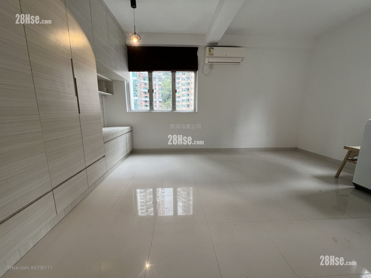 Moonstar Court Rental Studio , 1 Bathroom 240 ft²