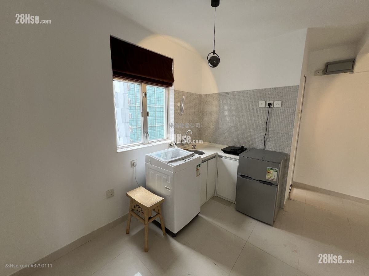 Moonstar Court Rental Studio , 1 Bathroom 240 ft²