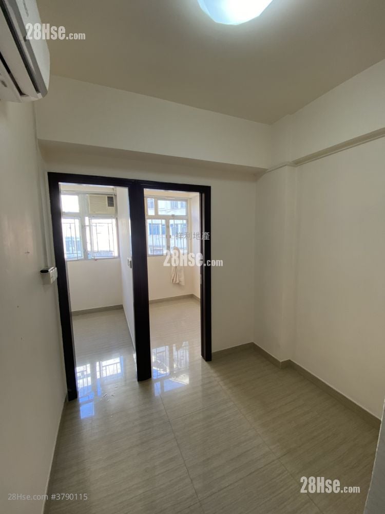 宝兴大楼 租盘 2 房 250 平方尺