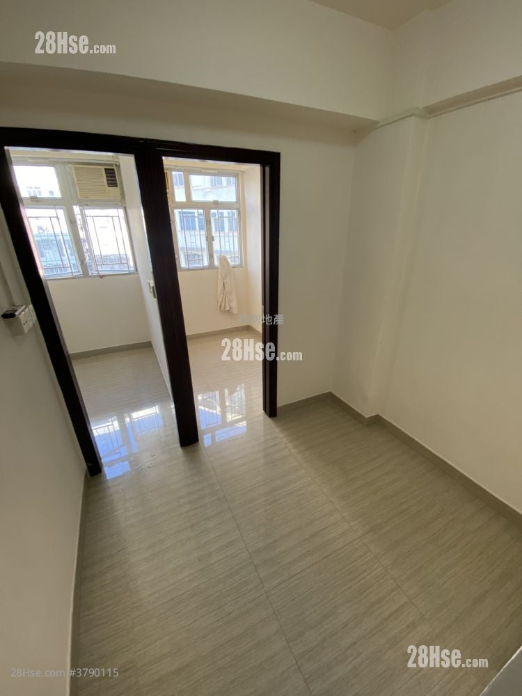 宝兴大楼 租盘 2 房 250 平方尺