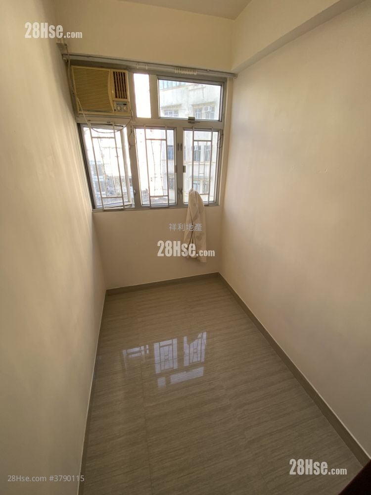 宝兴大楼 租盘 2 房 250 平方尺