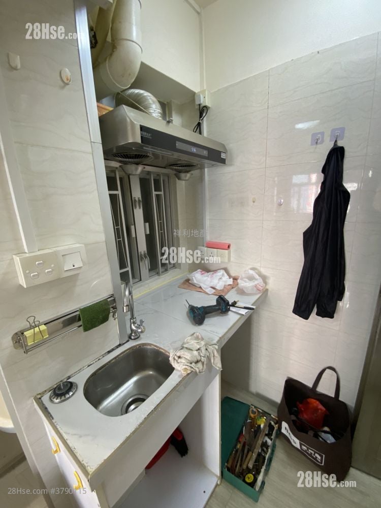 宝兴大楼 租盘 2 房 250 平方尺