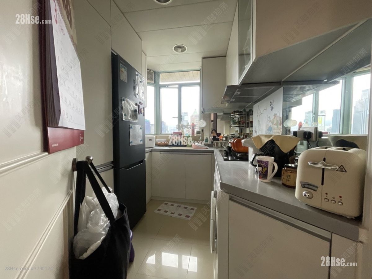 The Victoria Towers Sell 3 Bedrooms 817 ft²