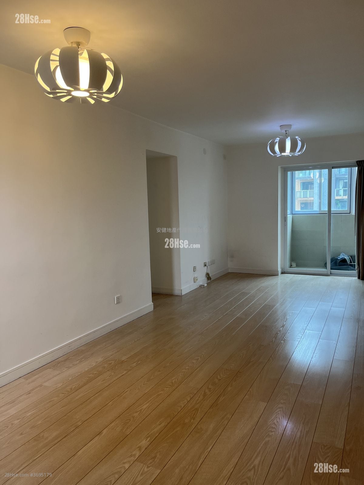 Royal Court Sell 3 Bedrooms , 2 Bathrooms 661 ft²